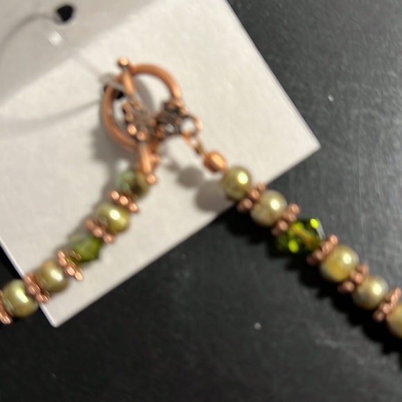 Necklace with  Swarovski crystal pendant and freshwater pearls - Picture 2 of 4